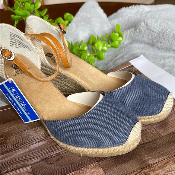 Nautica Women's Blue and Tan Espadrille Sandals - Picture 1 of 8